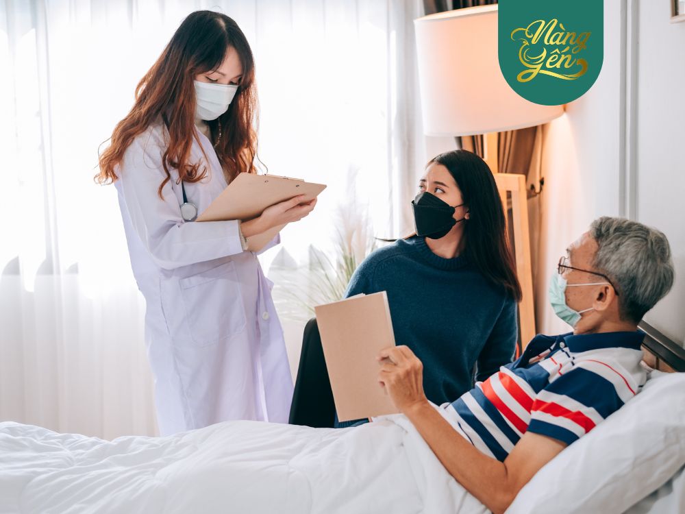 Thăm bệnh người lớn tuổi: