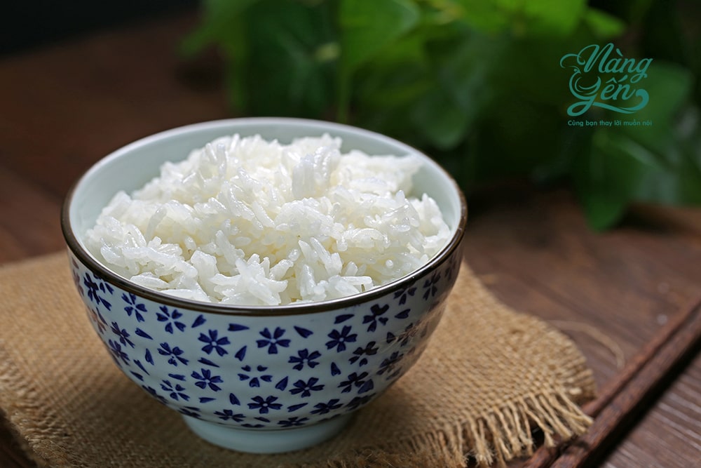 Tinh bột trắng có trong gạo trắng, bánh mì trắng, bún miếng trắng Tinh bột trắng có trong gạo trắng, bánh mì trắng, bún miếng trắng